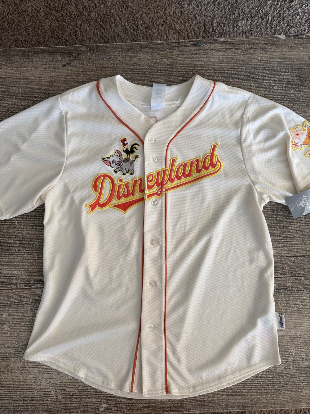 NWT Disney Disneyland Moana baseball jersey with HeiHei and pua
